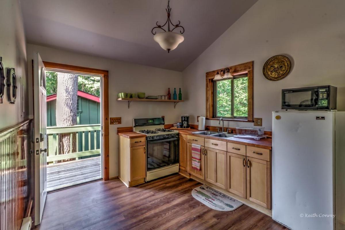 Magnolia Streamside Resort Canadensis Luaran gambar