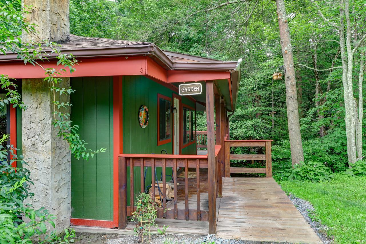 Magnolia Streamside Resort Canadensis Bilik gambar